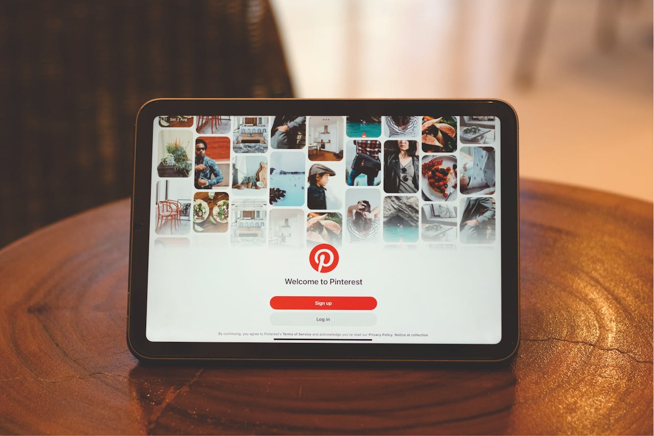 How to Use Tailwind for Pinterest: How I use Tailwind to Schedule 500 Pinterest Pins in One Hour